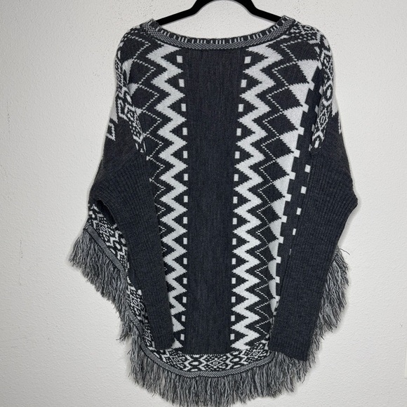 Aggel knitwear gray poncho shawl with sleeves Large - Picture 2 of 4